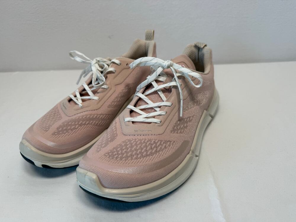 Ecco Biom 2.2 Sneaker Cross Trainer Running, Rose Dust, Size 10